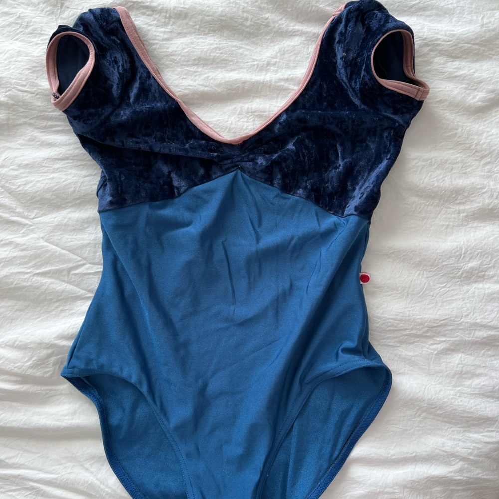 Yumiko Anna style with cap sleeves with sewed pitch- size S